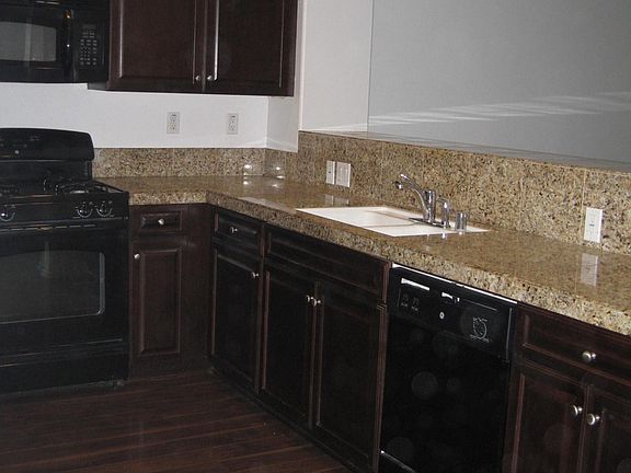 3rd image of 15898 Lasselle St Unit D