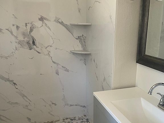 5th image of 171 Balboa Ave #1