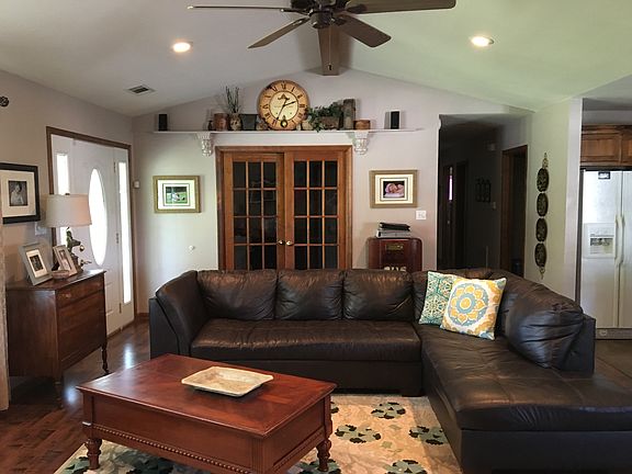 2nd image of 101 Kirby Ct
