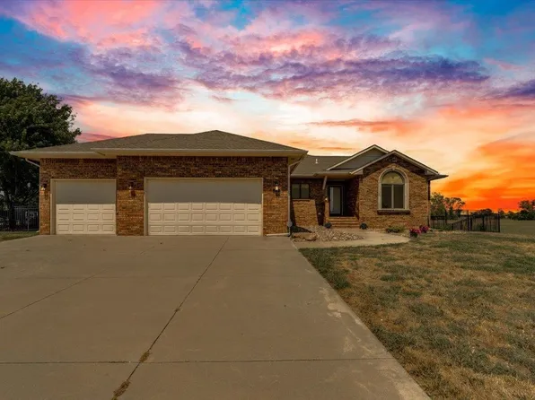 718 SE 22nd St, Newton, KS 67114