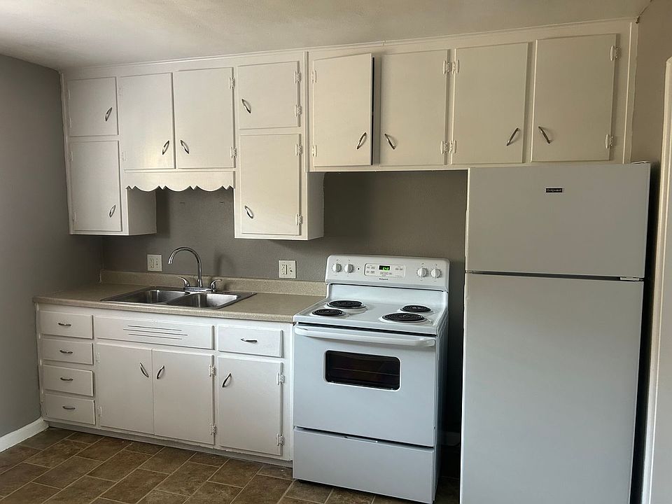 1st image of 1018 Forest Ct #10