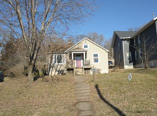 1406 W 9th St, Davenport, IA 52804