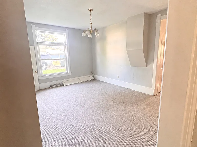 670 N Walnut St — Photo 6