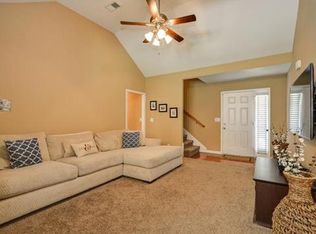 812 Dunbar Cave Rd, Clarksville, TN 37043