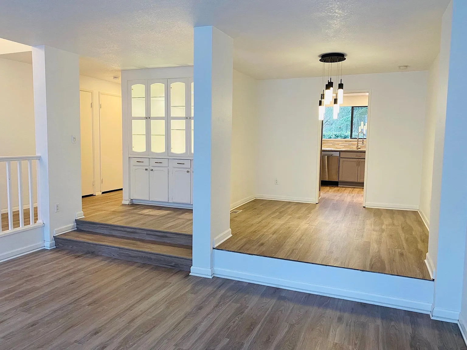3 bed, 2.5 bath, 1692 sqft, $3,025 — Photo 3