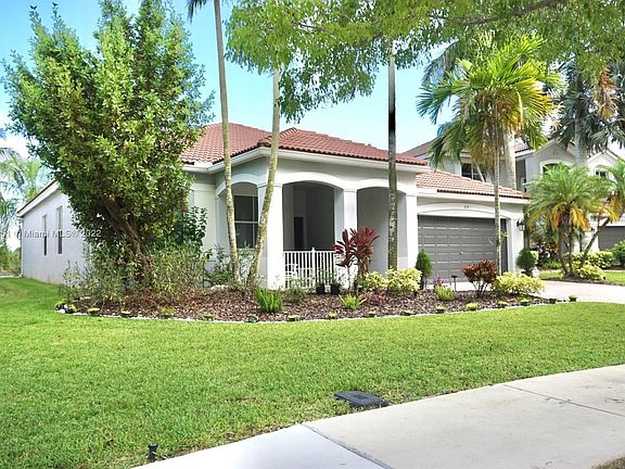 2nd image of 878 Lavender Cir #878
