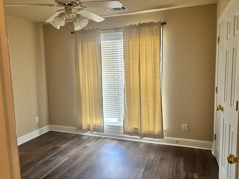 3225 Hammond Dr — Photo 6