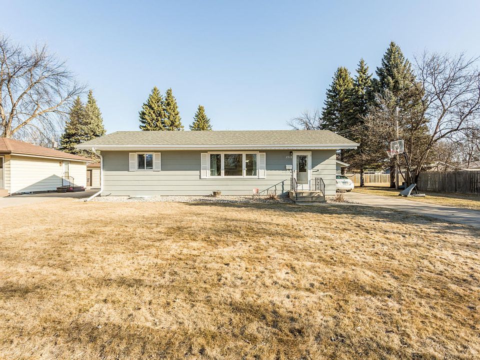 1st image of 2518 Clover Dr