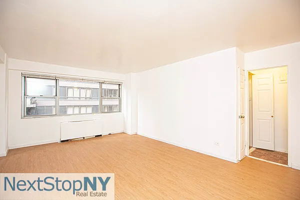 Rented by NextStopNY | media 2