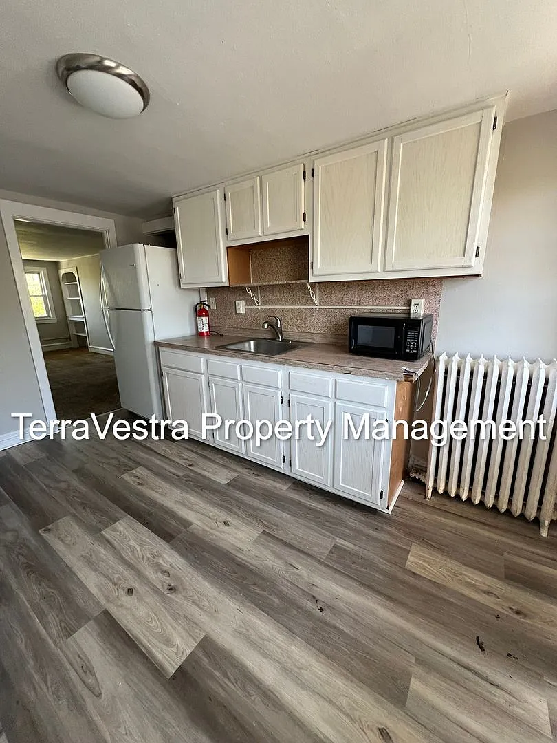 407 Southwest Boulevard — Photo 1