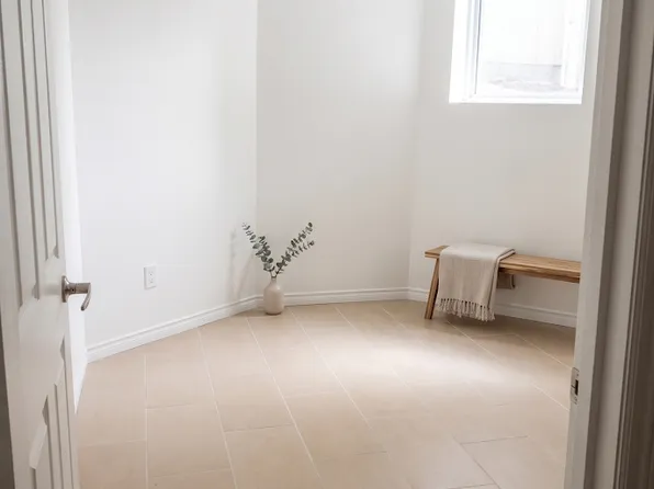 1628 Nanaimo St #7, New Westminster, BC V3M 2G6