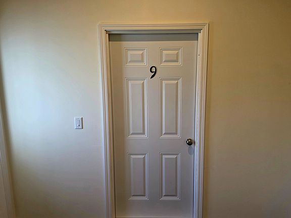 2nd image of 794 Pre Emption Rd #9