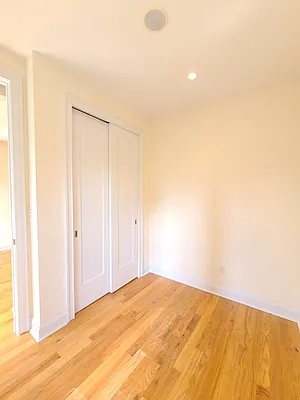 Rented by Nest Seekers International | media 17