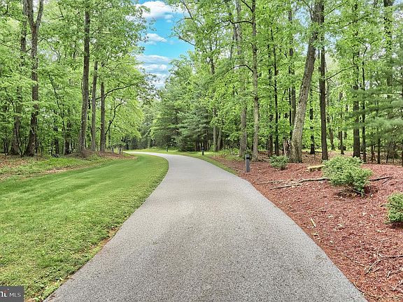 4th image of 174 Springhouse Ln