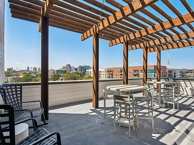 Rivera on Broadway Apartments — Photo 71