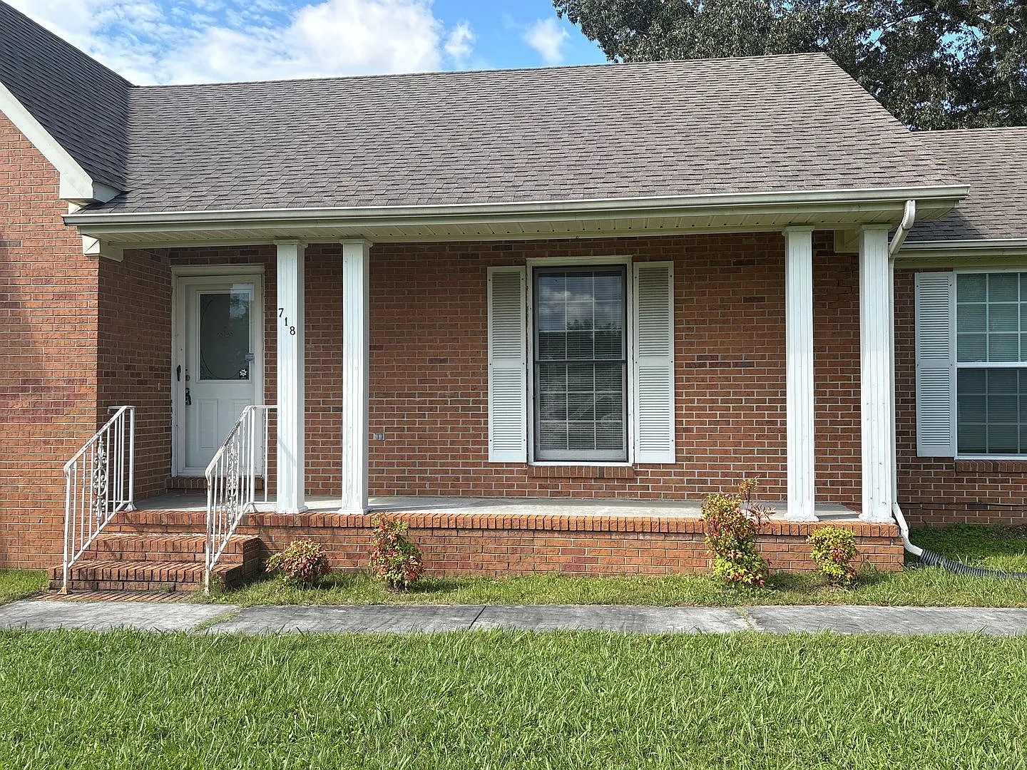 Spacious Brick Home with Fenced-In Back Yard! — Photo 2