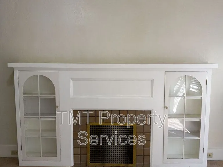 1019 H St #11 — Photo 9