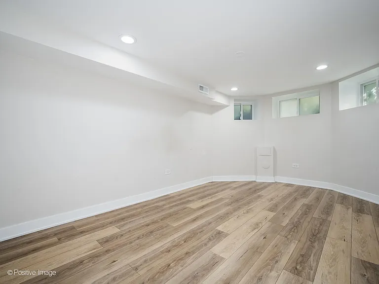 3546 W Beach Ave #1 — Photo 19