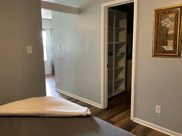 110 E Franklin St #7 — Photo 9