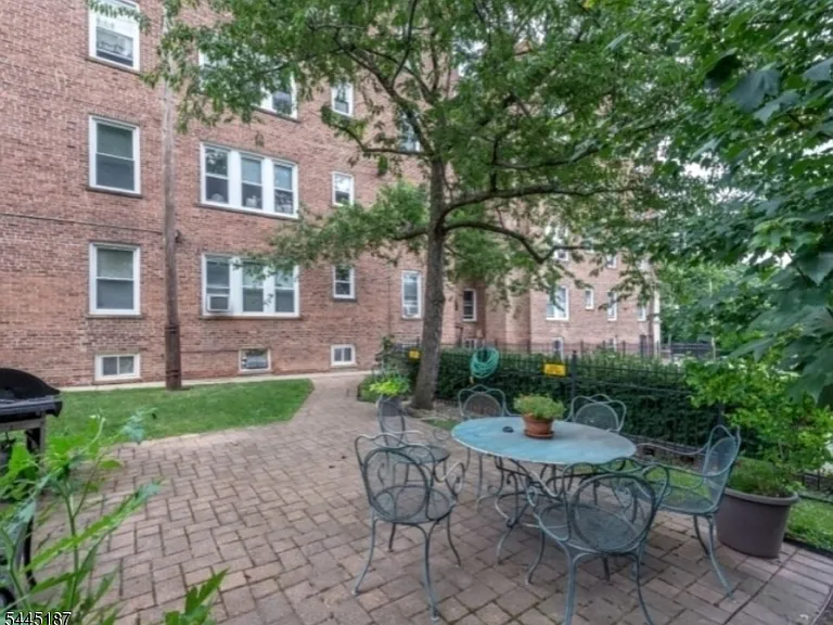 14 Forest St — Photo 10