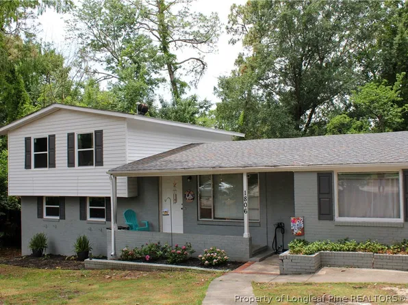 1806 Glenwick Dr, Fayetteville, NC 28304