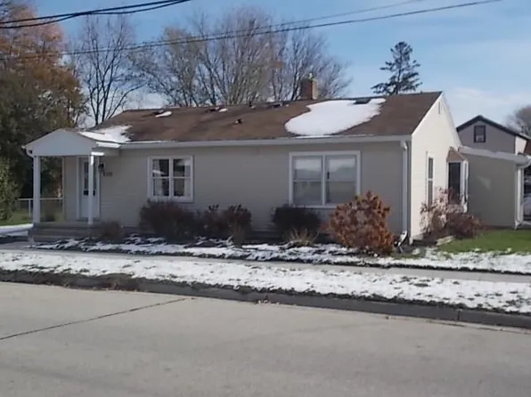 2110 Plymouth St, New Holstein, WI 53061