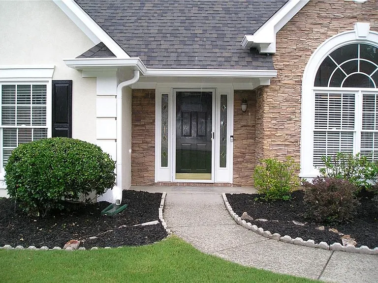 2830 The Terraces Way — Photo 2
