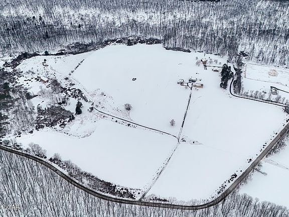 2nd image of 19 Reisenweaver Ln