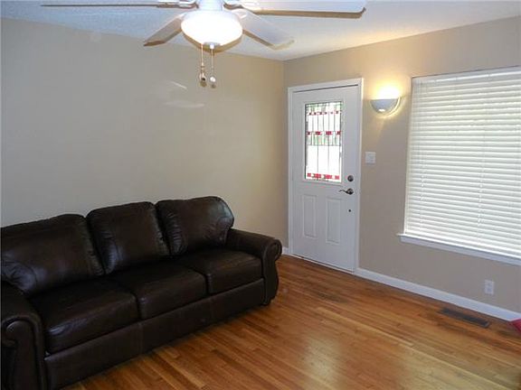 5th image of 1115 Edinburg Ln