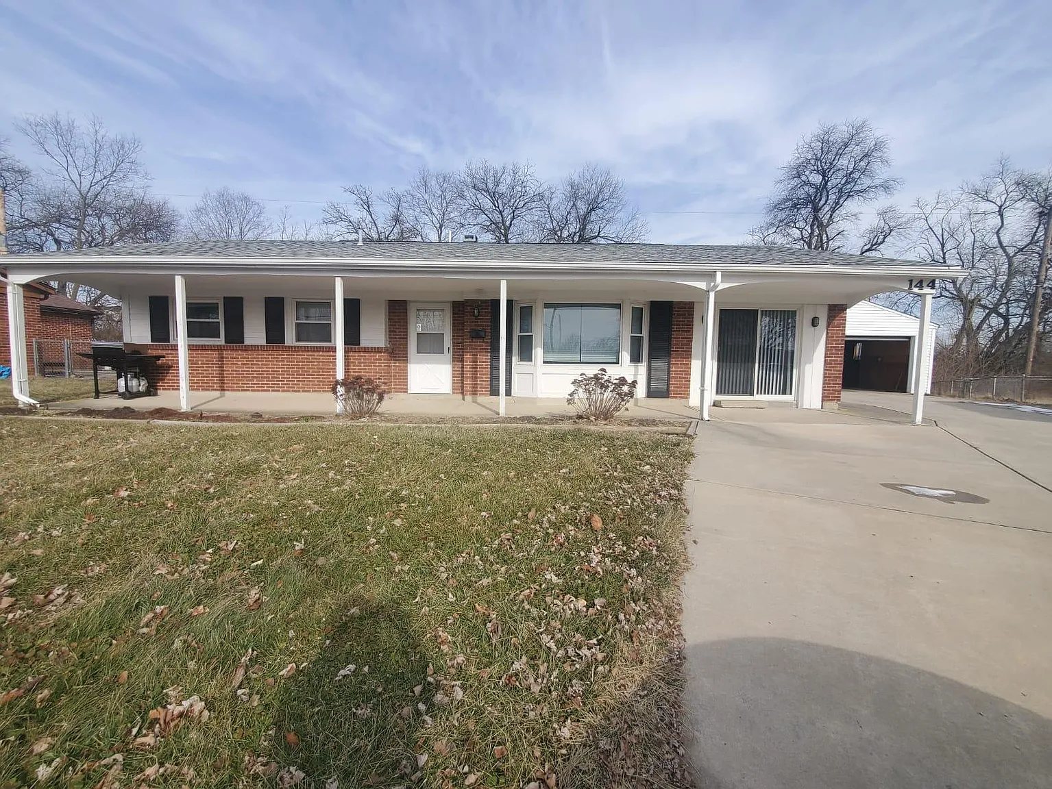 144 McCraw Dr photo 1