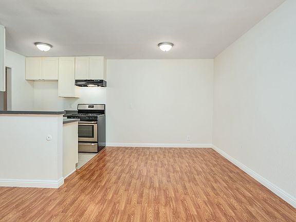 5th image of 5161 Riverton Ave APT 207