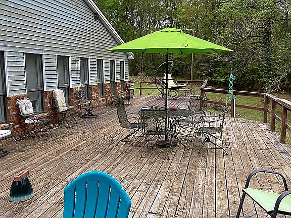 4th image of 464 County Road 361