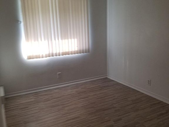 3rd image of 731 Gladys Ave APT 3