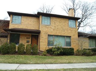 26335 Huntington Rd, Huntington Woods, MI 48070