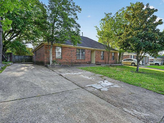 2nd image of 3820 Clarke Rd