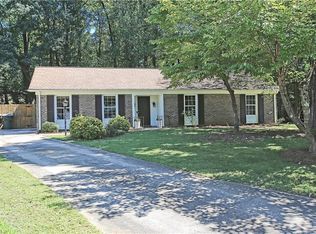 2 Winterton Ct, Greensboro, NC 27455