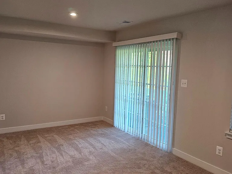 2055 Rivers Dr — Photo 7
