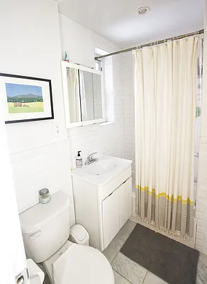 Rented by Jonis Realty | media 15