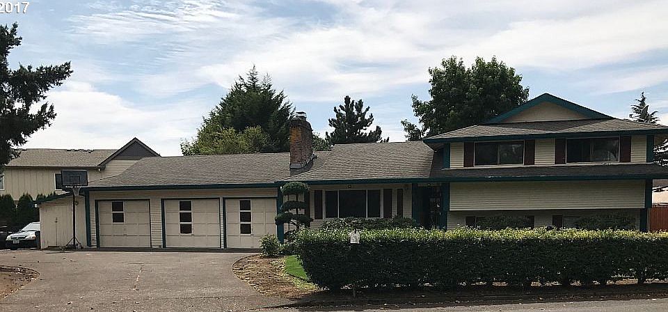 1st image of 10707 NE 41st St