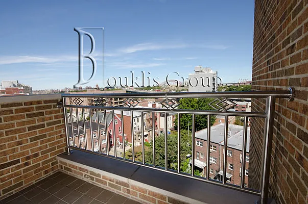 Rented by Bouklis Group | media 16