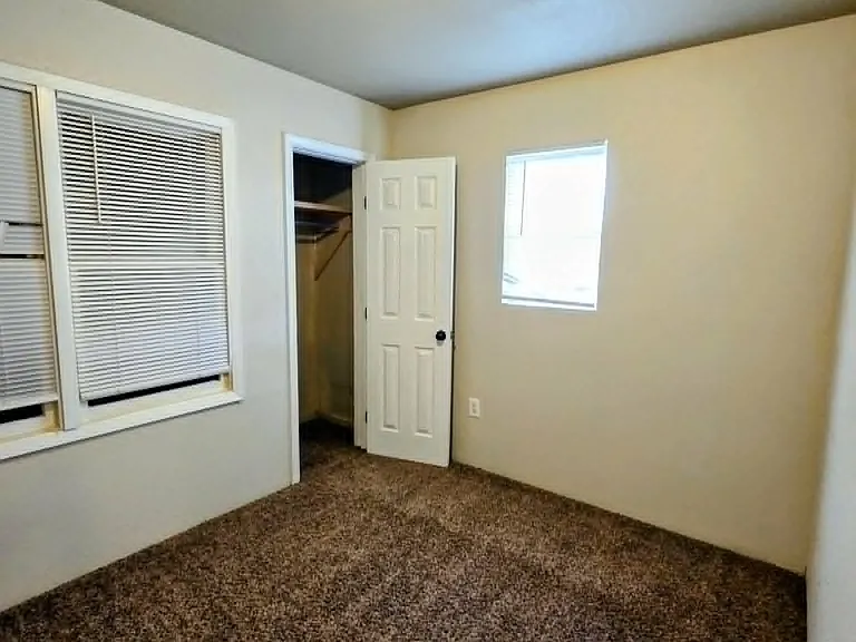 2606 Avenue V — Photo 18
