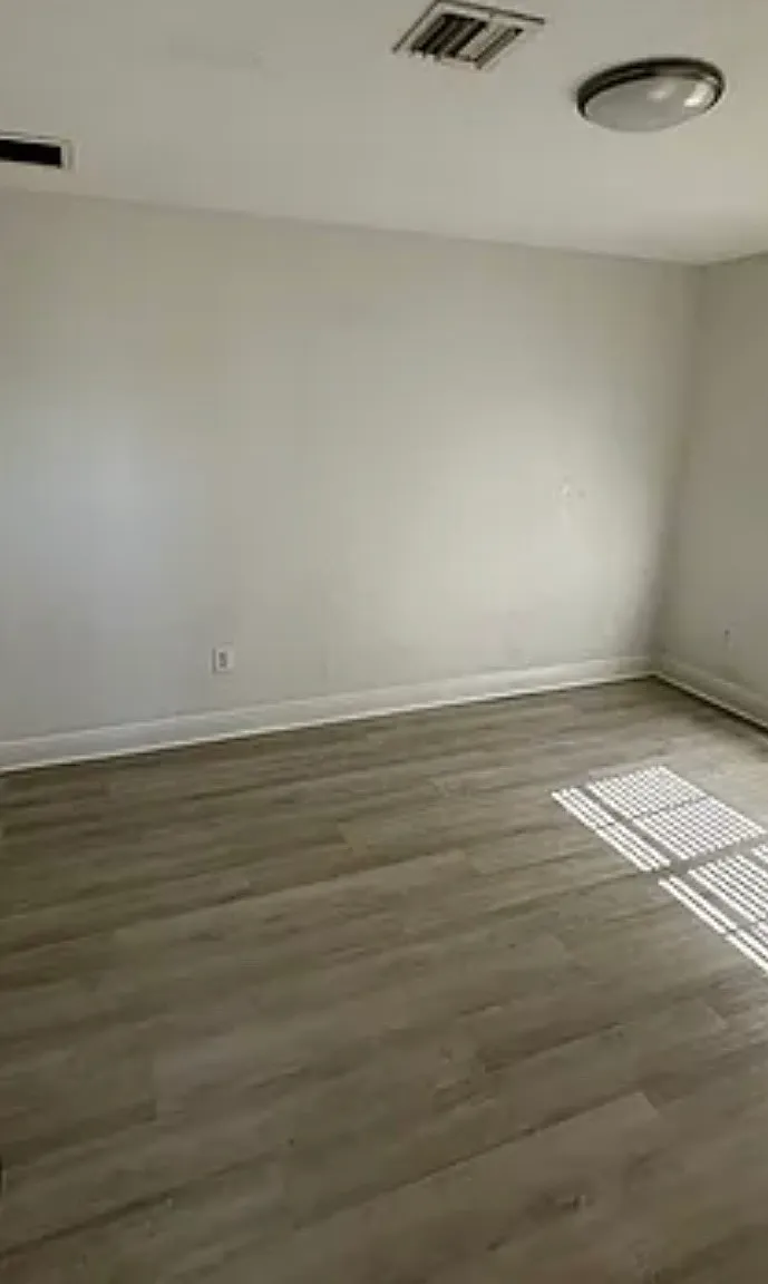 3 bed, 1800 sqft, $3,200 — Photo 1
