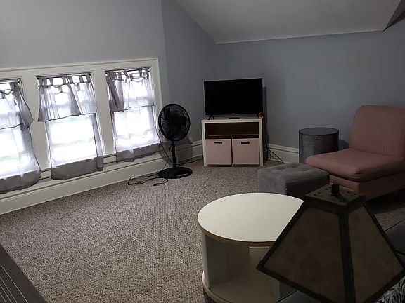 2nd image of 320 E Spruce St #3