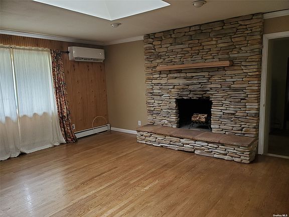 4th image of 10 Petty Ln