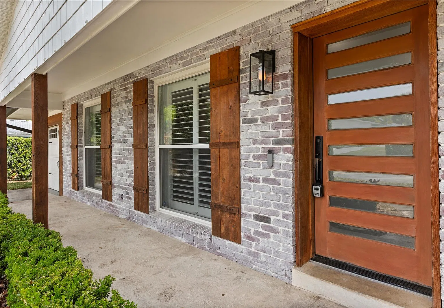 3 bed, 2300 sqft, $4,500 — Photo 3