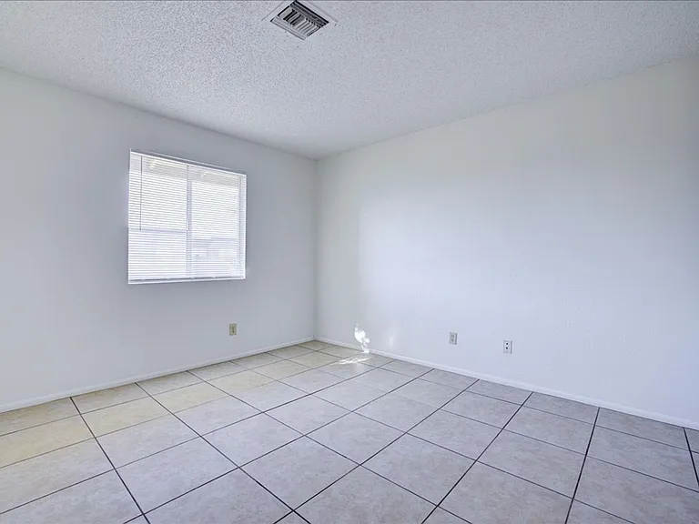 329-335 E Alturas St — Photo 11