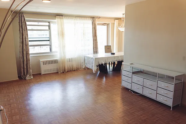 Living room, photo 2