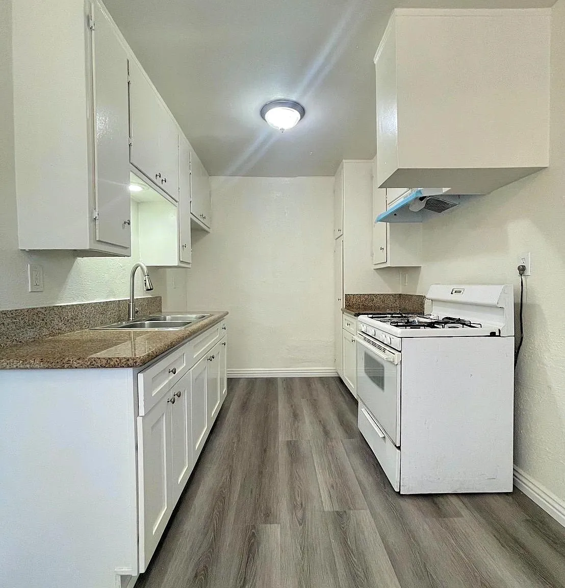1111 E Seventh St — Photo 4