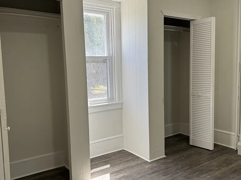 517 Bentley Ave — Photo 10