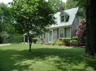 21 Wampum Trl S, South Kingstown, RI 02879